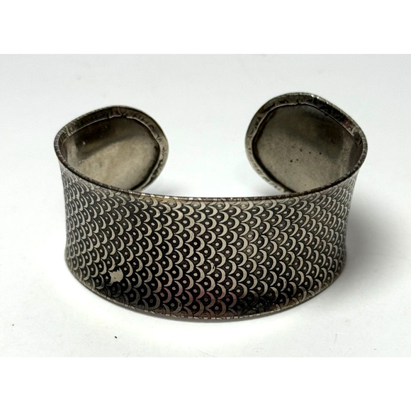 Vintage Dragon Fish Scale Embossed Silver Tone Concave Wide Cuff Bracelet Unique - Picture 2 of 6